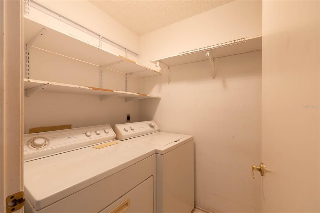 For Sale: $200,000 (3 beds, 2 baths, 1345 Square Feet)