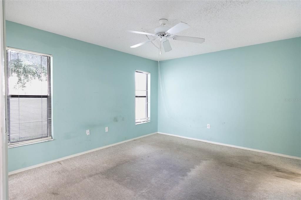 For Sale: $200,000 (3 beds, 2 baths, 1345 Square Feet)