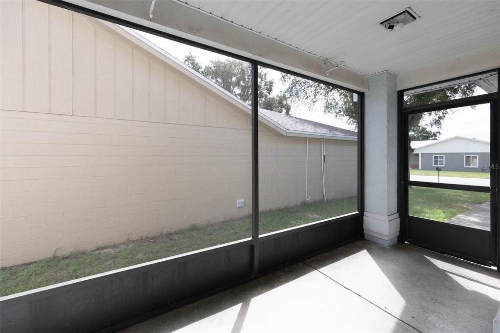 For Sale: $200,000 (3 beds, 2 baths, 1345 Square Feet)