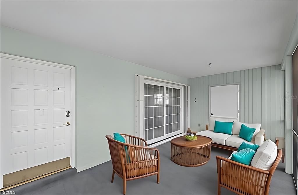 For Sale: $349,500 (2 beds, 2 baths, 1070 Square Feet)
