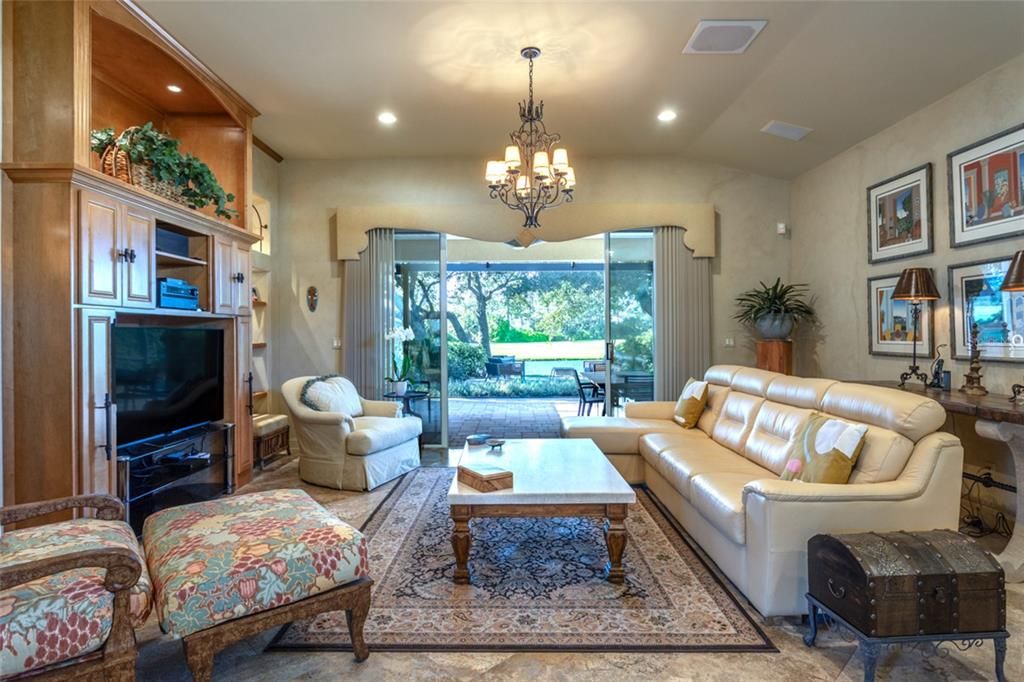 For Sale: $929,000 (3 beds, 3 baths, 2752 Square Feet)