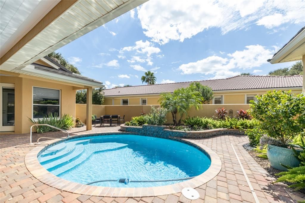 For Sale: $929,000 (3 beds, 3 baths, 2752 Square Feet)