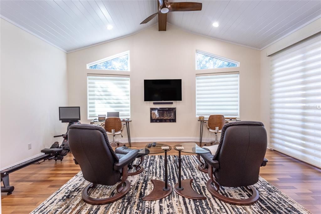 For Sale: $929,000 (3 beds, 3 baths, 2752 Square Feet)