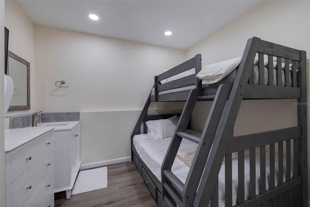 En Venta: $674,900 (3 camas, 2 baños, 1275 Pies cuadrados)