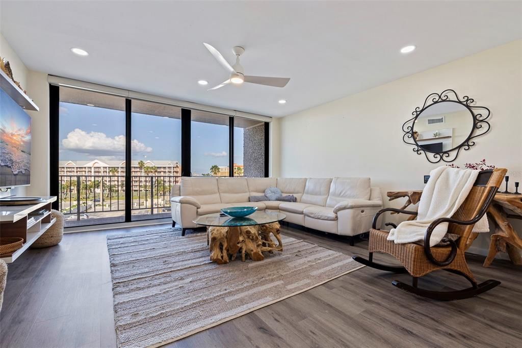 En Venta: $674,900 (3 camas, 2 baños, 1275 Pies cuadrados)