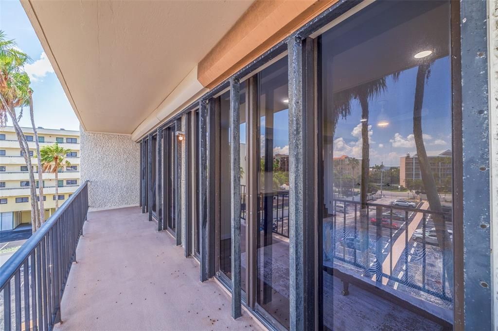 En Venta: $674,900 (3 camas, 2 baños, 1275 Pies cuadrados)