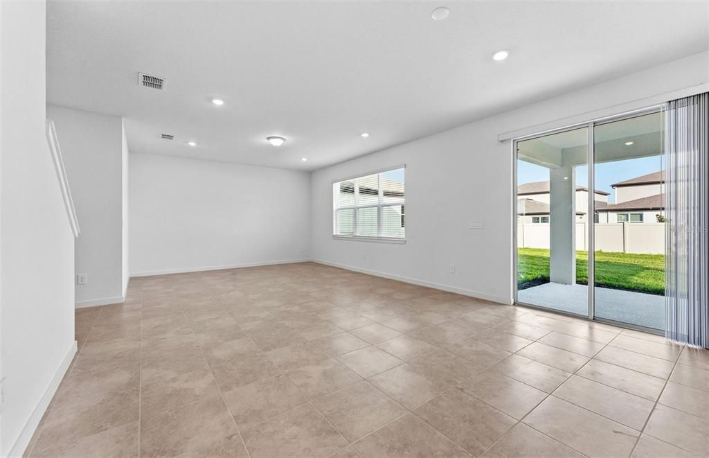 For Sale: $500,800 (4 beds, 2 baths, 2386 Square Feet)