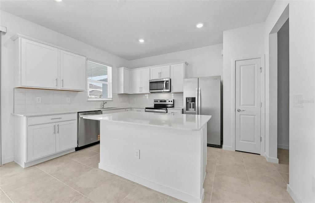For Sale: $500,800 (4 beds, 2 baths, 2386 Square Feet)