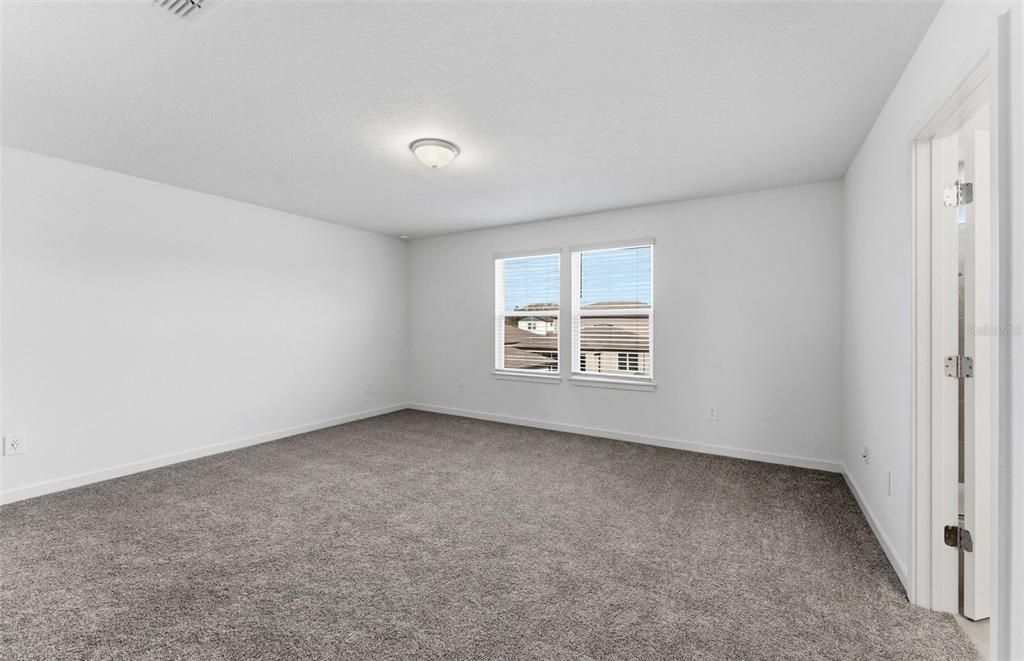 For Sale: $500,800 (4 beds, 2 baths, 2386 Square Feet)