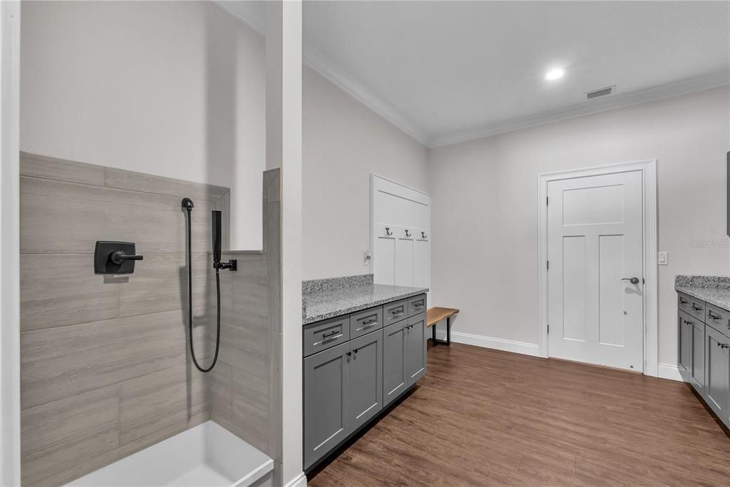En Venta: $1,250,000 (3 camas, 3 baños, 2625 Pies cuadrados)