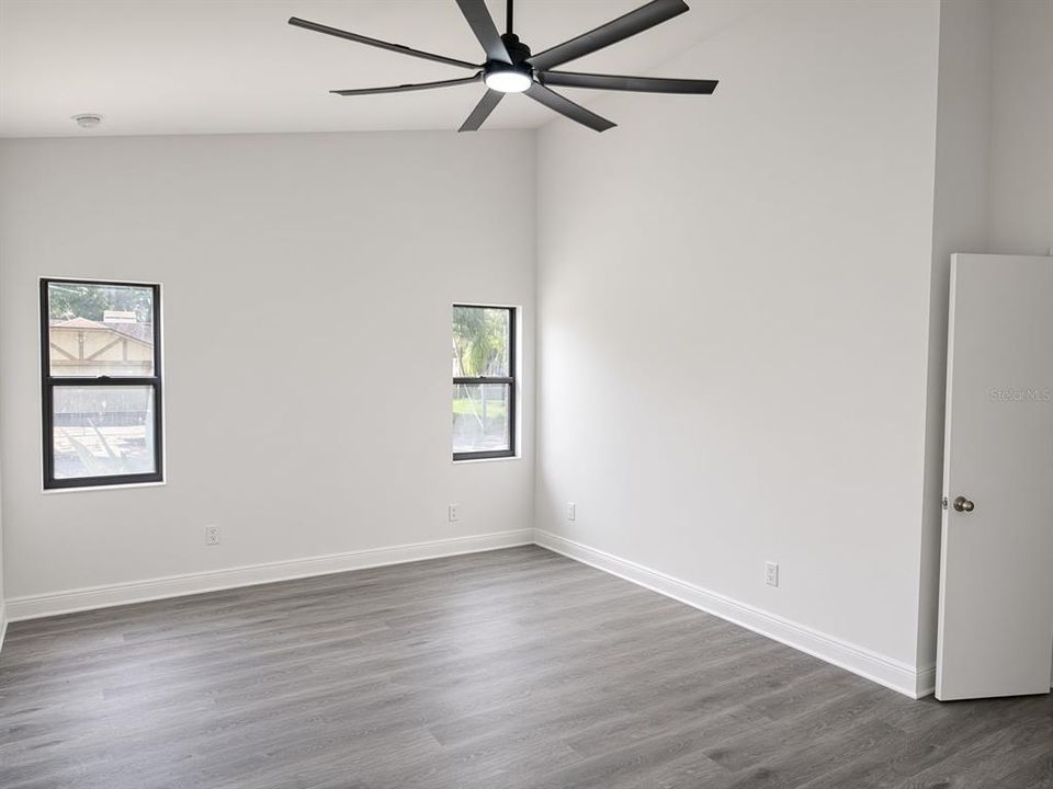 На продажу: $359,900 (3 спален, 2 ванн, 1776 Квадратных фут)
