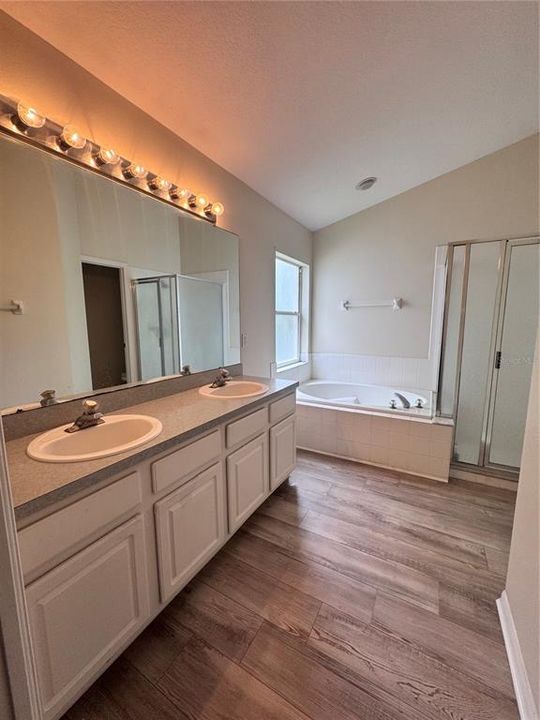 For Rent: $2,400 (4 beds, 2 baths, 1788 Square Feet)