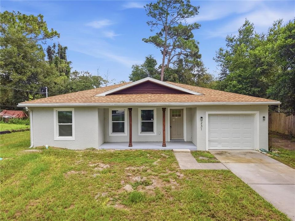 For Sale: $299,900 (3 beds, 2 baths, 1245 Square Feet)