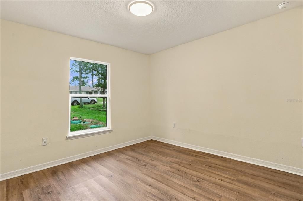 For Sale: $299,900 (3 beds, 2 baths, 1245 Square Feet)