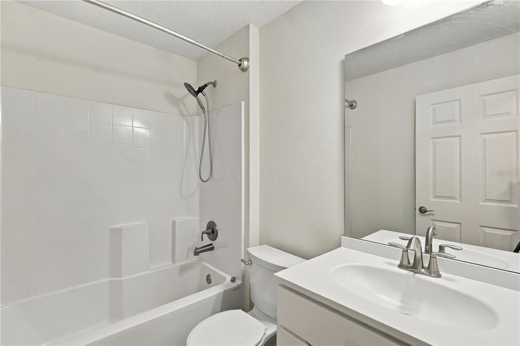 For Sale: $299,900 (3 beds, 2 baths, 1245 Square Feet)