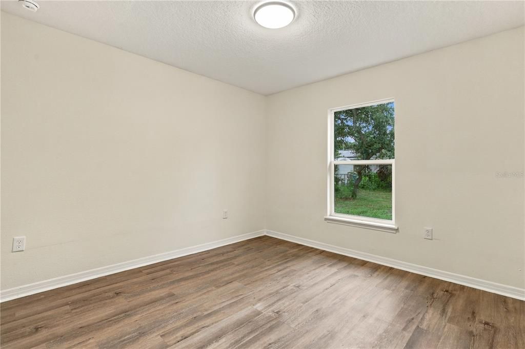 For Sale: $299,900 (3 beds, 2 baths, 1245 Square Feet)