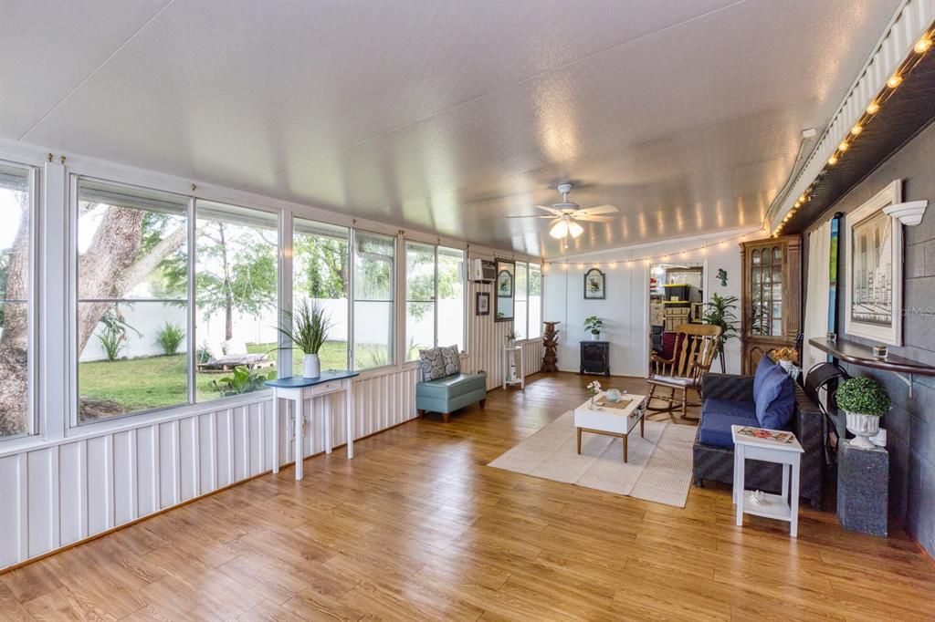 En Venta: $449,500 (4 camas, 2 baños, 1500 Pies cuadrados)