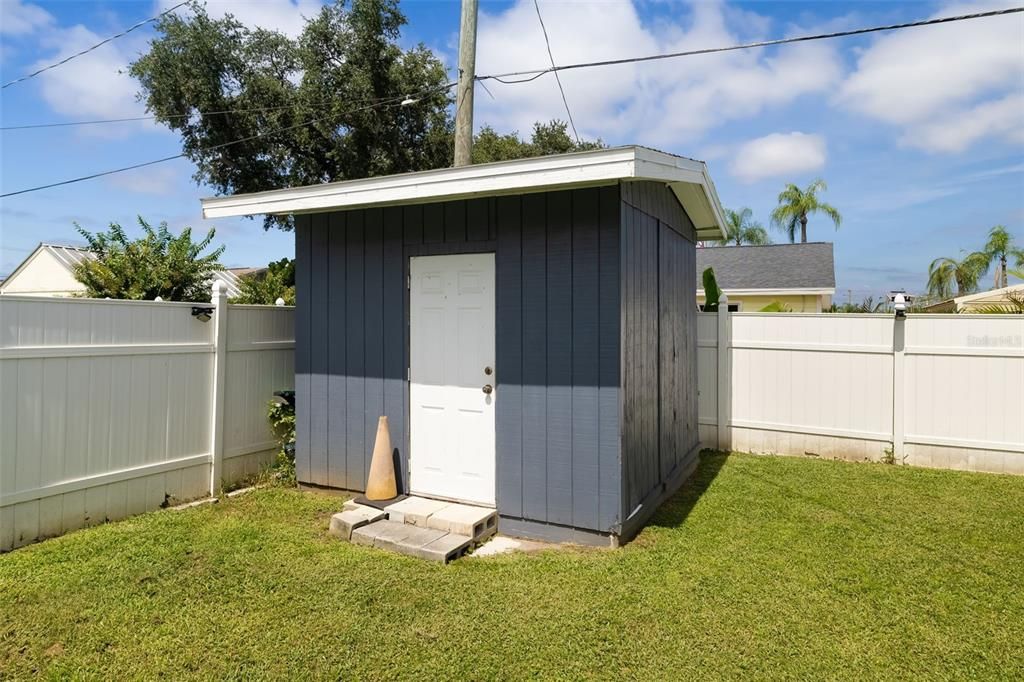 For Sale: $399,000 (4 beds, 2 baths, 1636 Square Feet)
