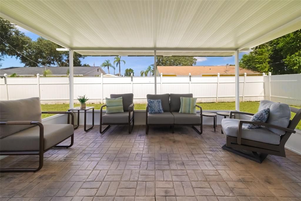 For Sale: $399,000 (4 beds, 2 baths, 1636 Square Feet)