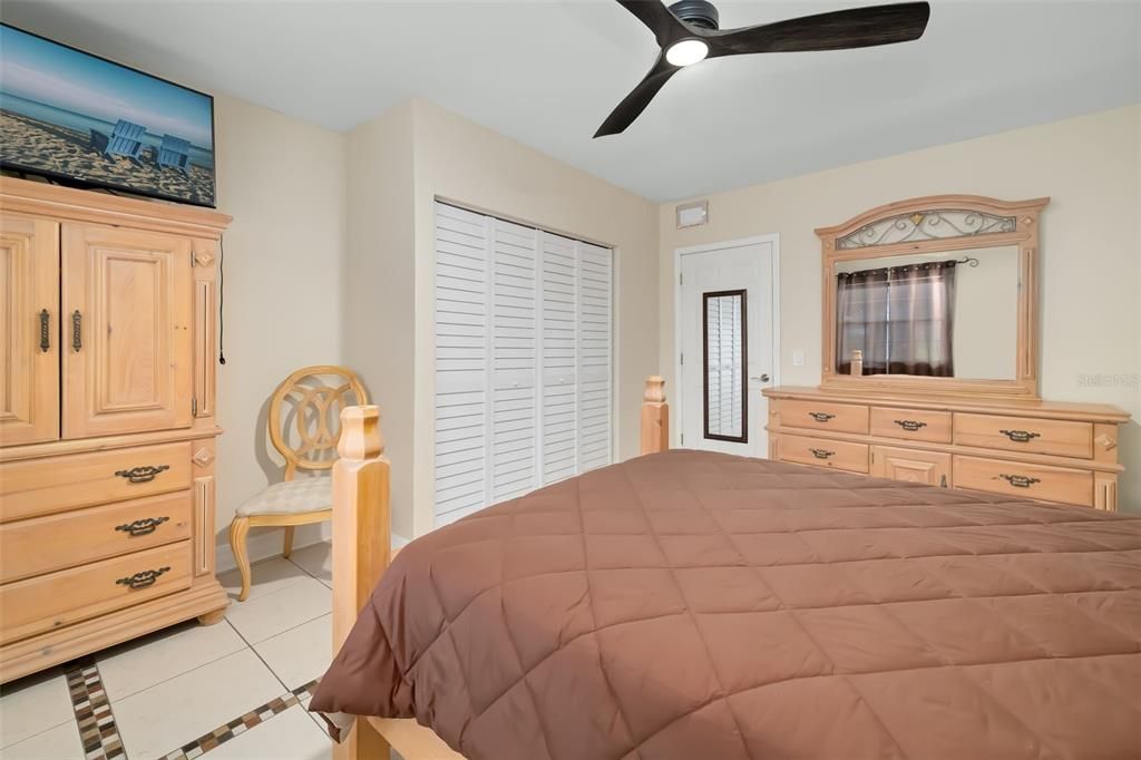 For Sale: $399,000 (4 beds, 2 baths, 1636 Square Feet)