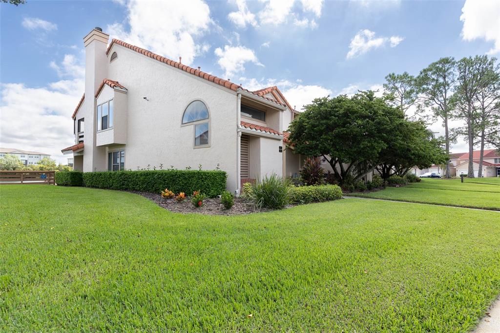 For Sale: $175,000 (2 beds, 2 baths, 1103 Square Feet)