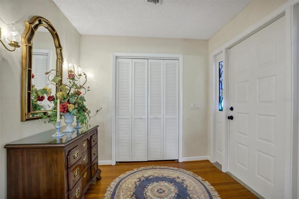 For Sale: $327,000 (3 beds, 3 baths, 2372 Square Feet)