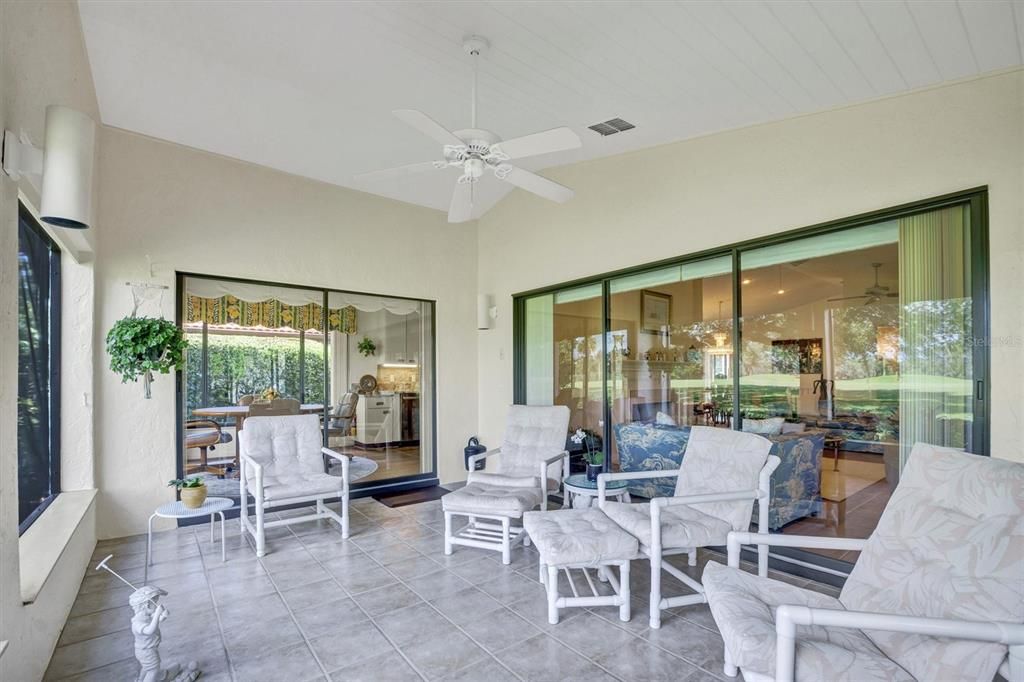 For Sale: $327,000 (3 beds, 3 baths, 2372 Square Feet)