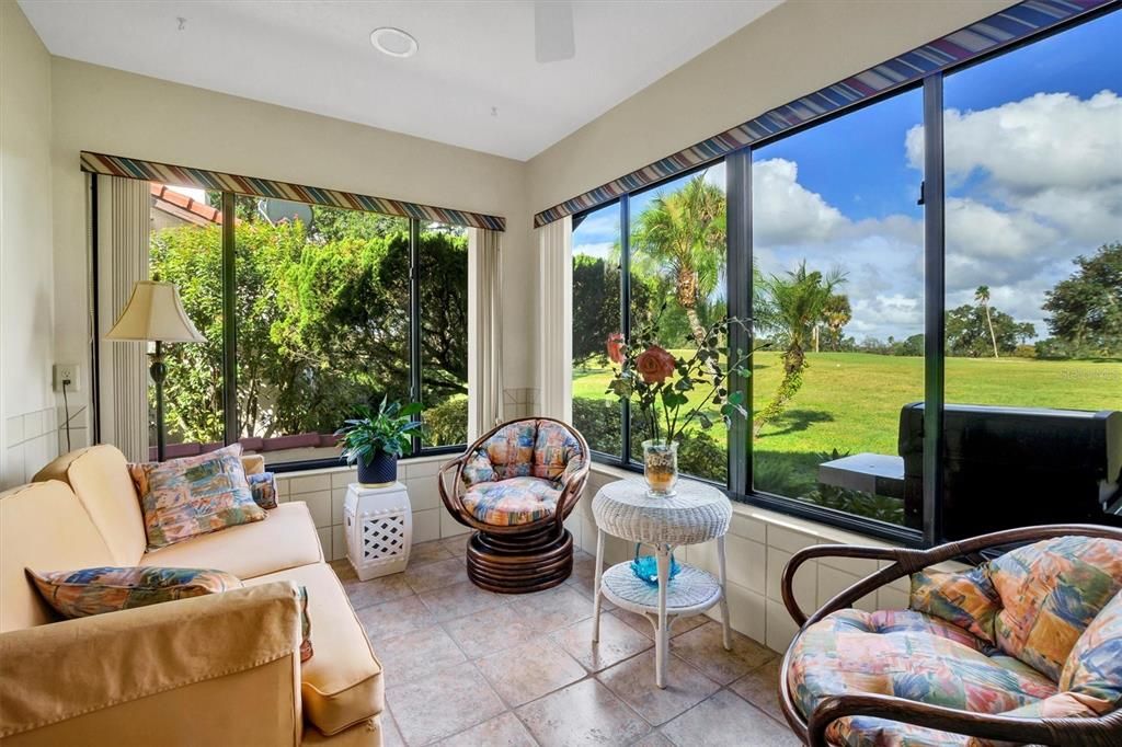 For Sale: $327,000 (3 beds, 3 baths, 2372 Square Feet)