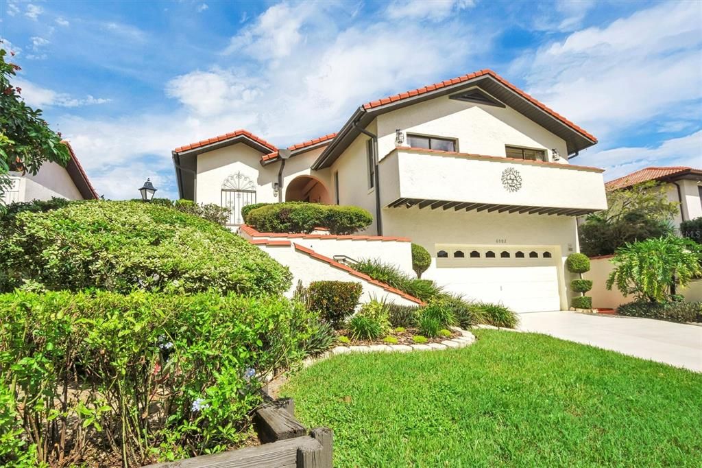 For Sale: $327,000 (3 beds, 3 baths, 2372 Square Feet)