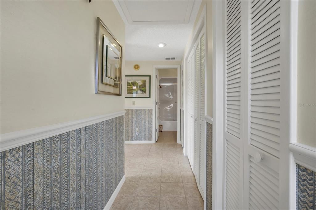 For Sale: $327,000 (3 beds, 3 baths, 2372 Square Feet)
