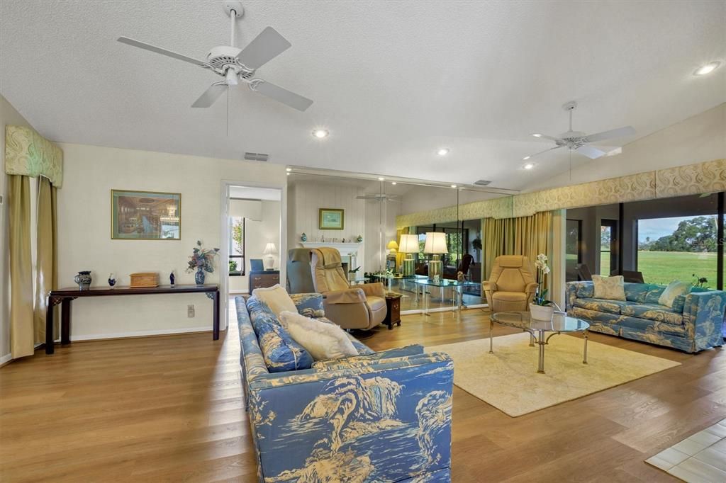 For Sale: $327,000 (3 beds, 3 baths, 2372 Square Feet)