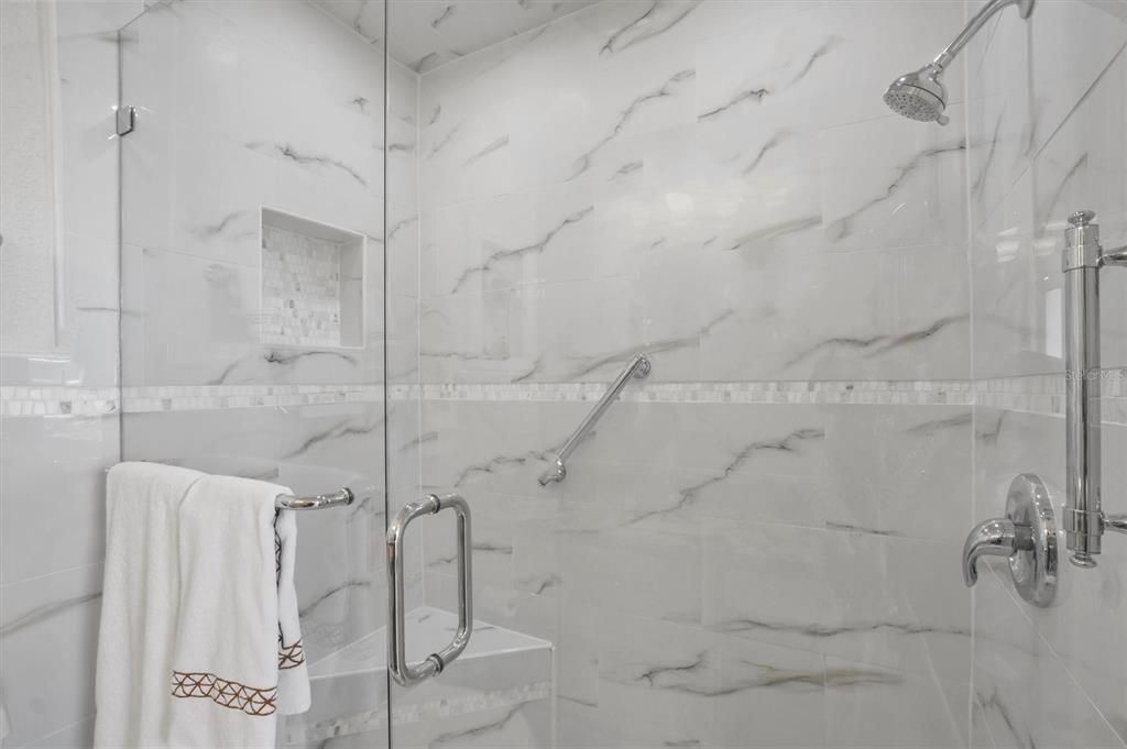 For Sale: $327,000 (3 beds, 3 baths, 2372 Square Feet)