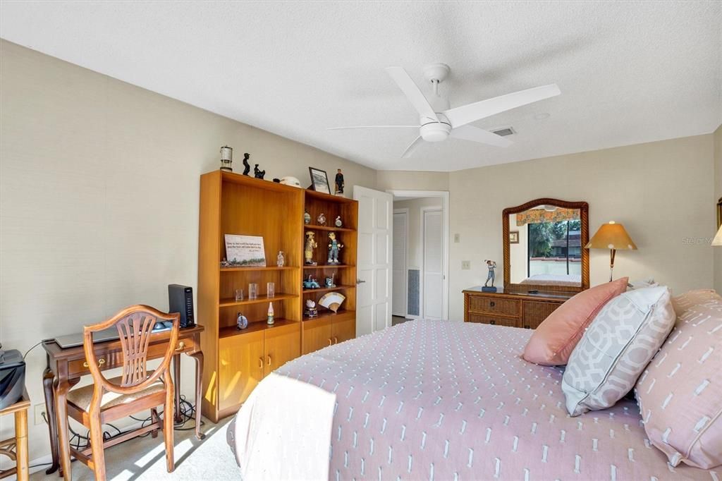 For Sale: $327,000 (3 beds, 3 baths, 2372 Square Feet)