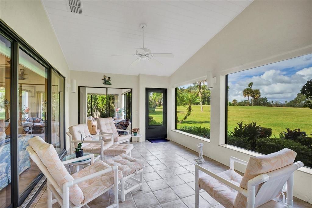For Sale: $327,000 (3 beds, 3 baths, 2372 Square Feet)