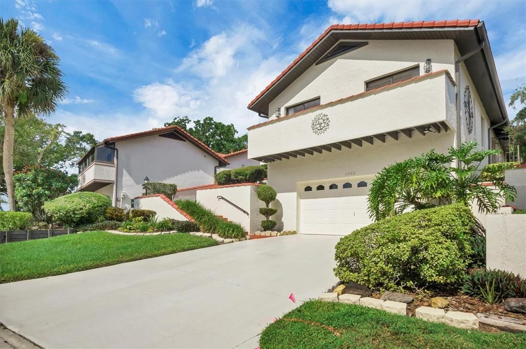 For Sale: $327,000 (3 beds, 3 baths, 2372 Square Feet)