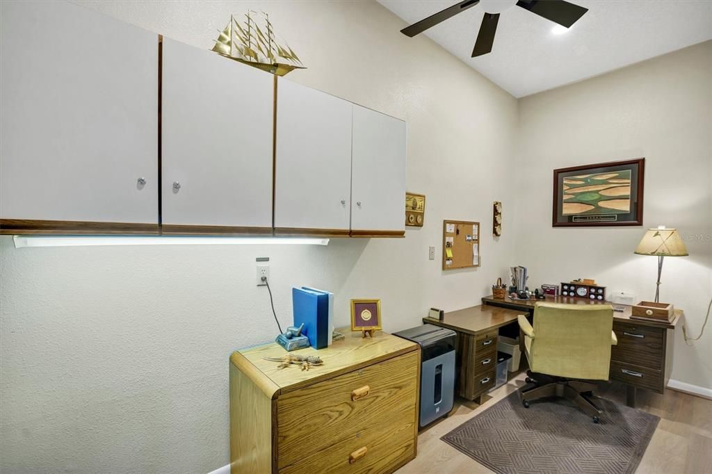 For Sale: $327,000 (3 beds, 3 baths, 2372 Square Feet)