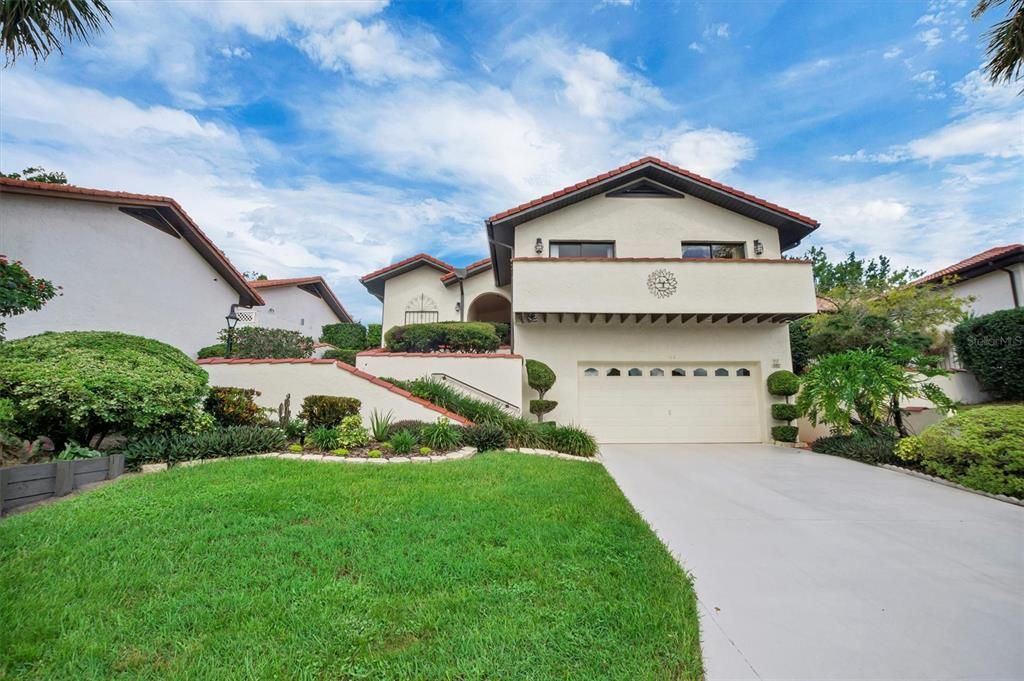 For Sale: $327,000 (3 beds, 3 baths, 2372 Square Feet)