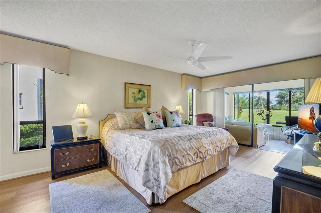For Sale: $327,000 (3 beds, 3 baths, 2372 Square Feet)
