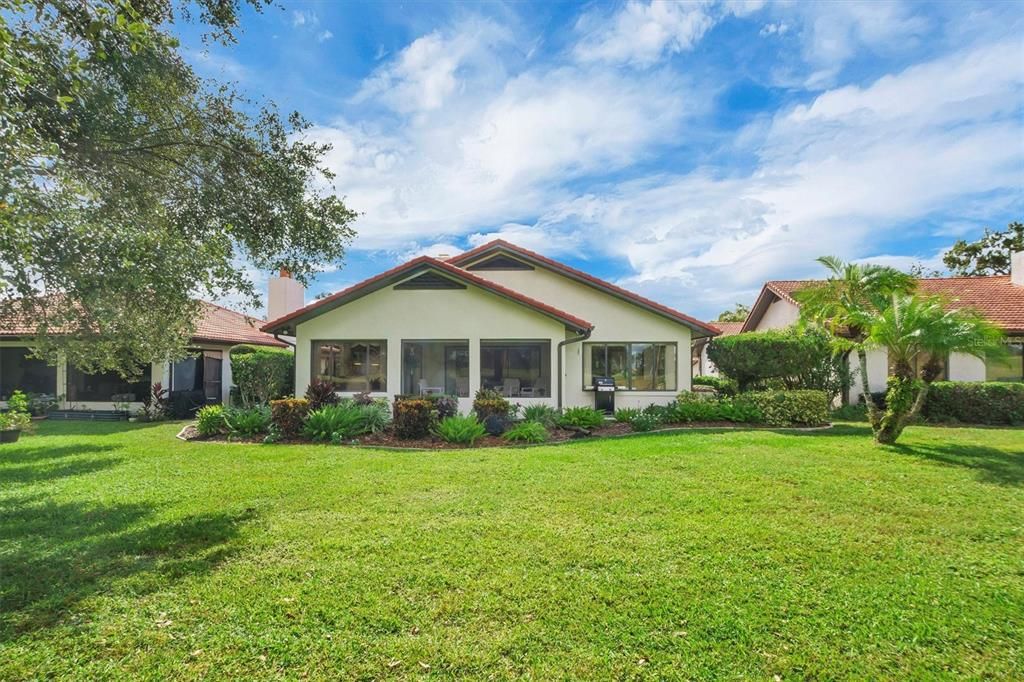 For Sale: $327,000 (3 beds, 3 baths, 2372 Square Feet)