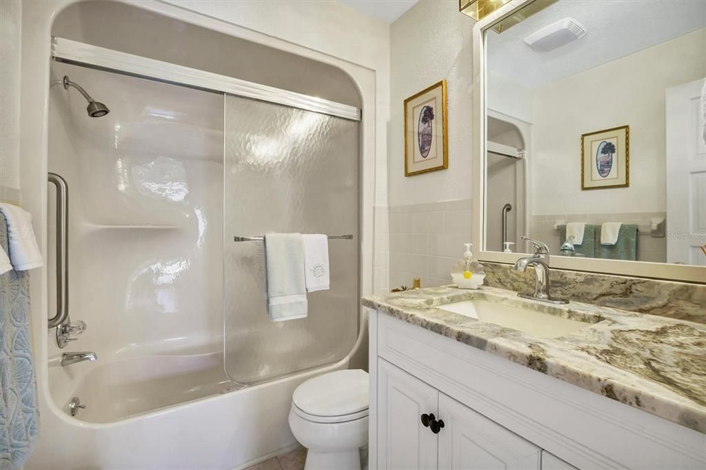 For Sale: $327,000 (3 beds, 3 baths, 2372 Square Feet)