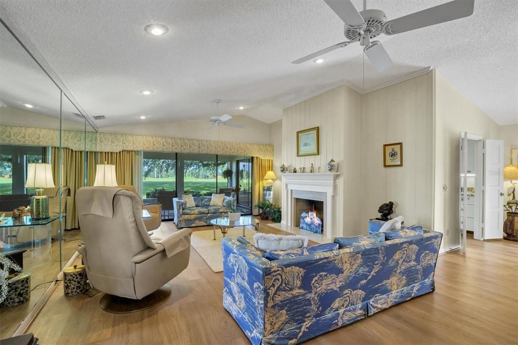 For Sale: $327,000 (3 beds, 3 baths, 2372 Square Feet)