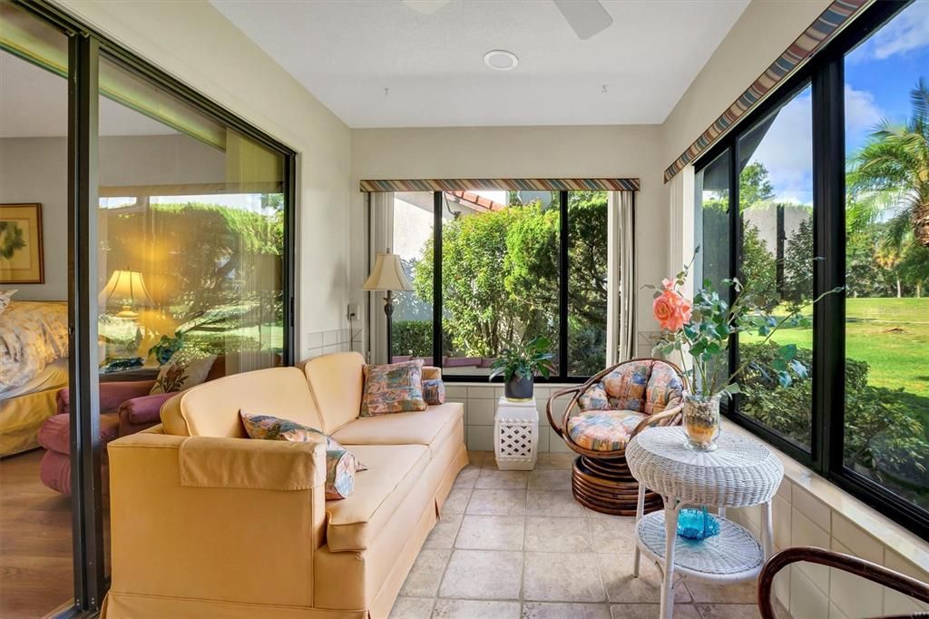 For Sale: $327,000 (3 beds, 3 baths, 2372 Square Feet)
