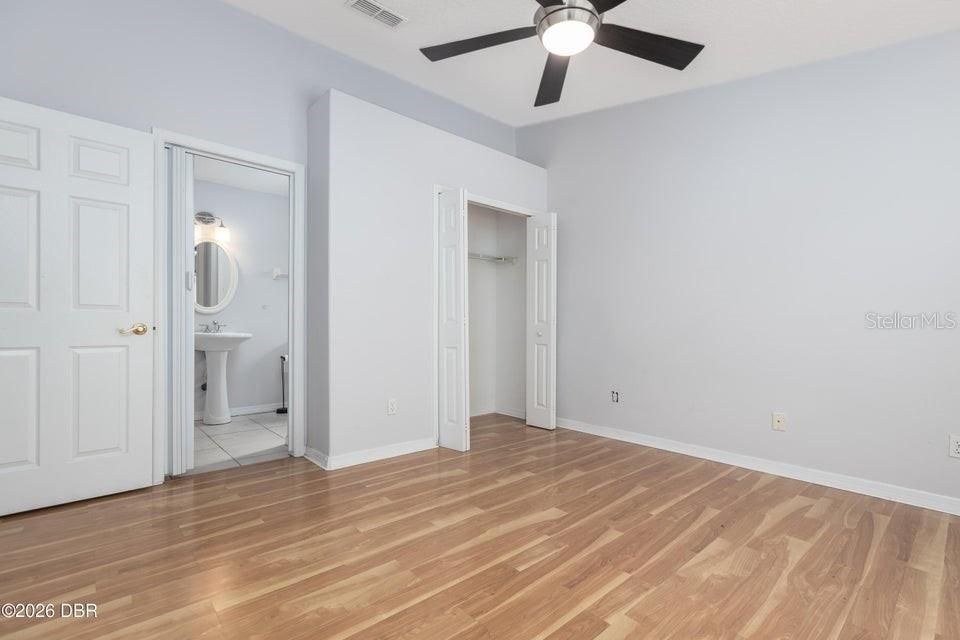 En Venta: $215,000 (3 camas, 2 baños, 1352 Pies cuadrados)