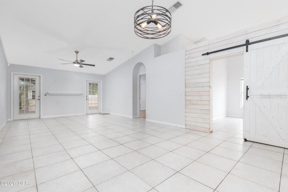 En Venta: $215,000 (3 camas, 2 baños, 1352 Pies cuadrados)