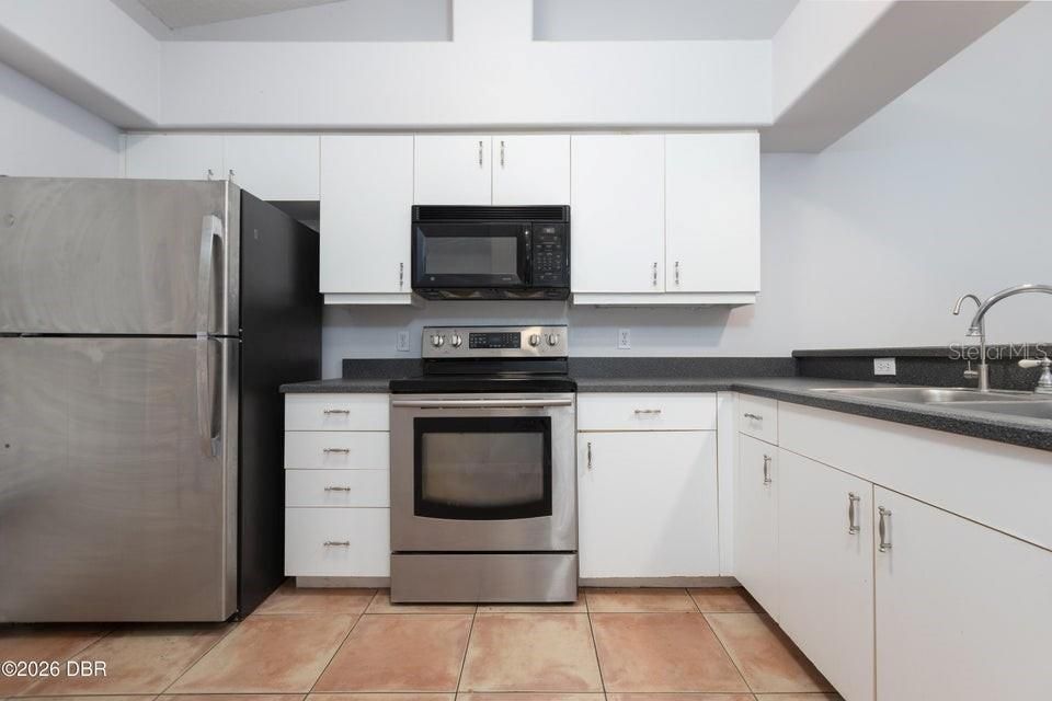 En Venta: $215,000 (3 camas, 2 baños, 1352 Pies cuadrados)
