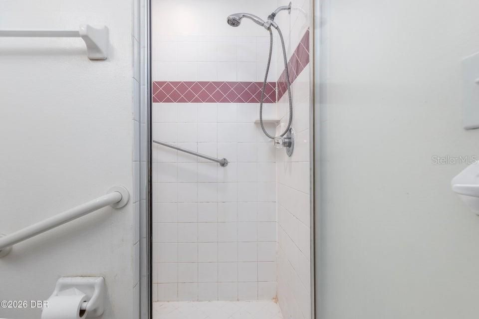 En Venta: $215,000 (3 camas, 2 baños, 1352 Pies cuadrados)