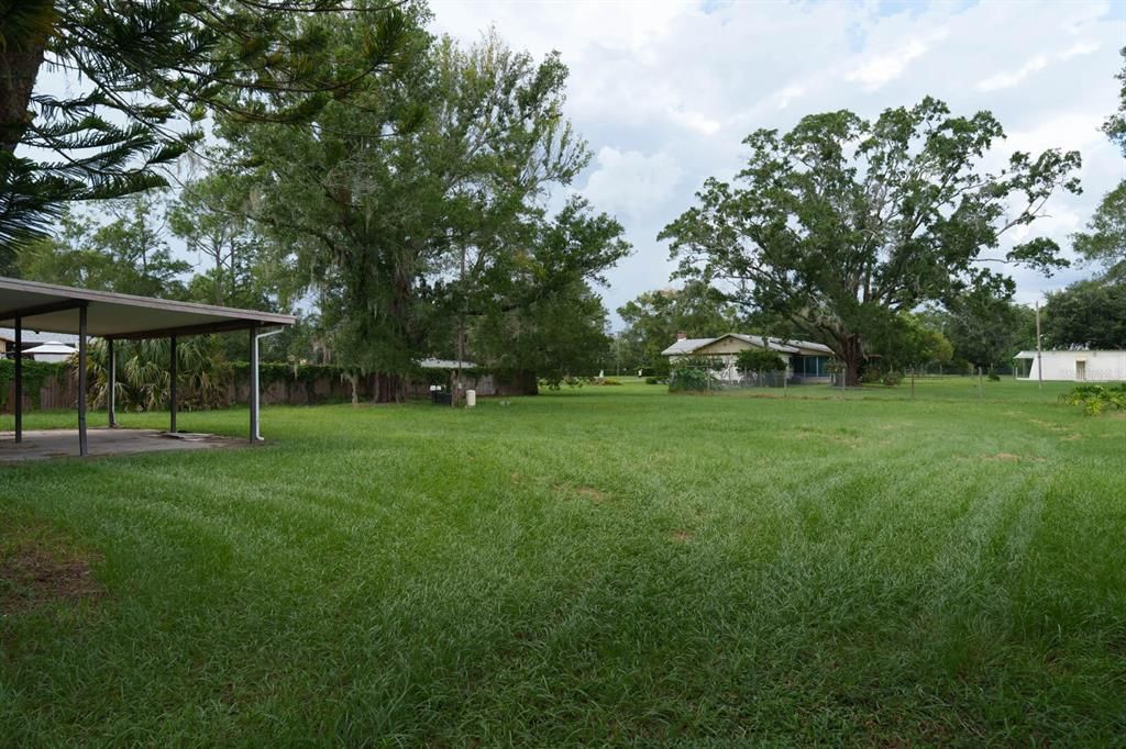 For Sale: $139,900 (2 beds, 1 baths, 930 Square Feet)