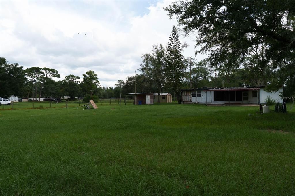 For Sale: $139,900 (2 beds, 1 baths, 930 Square Feet)