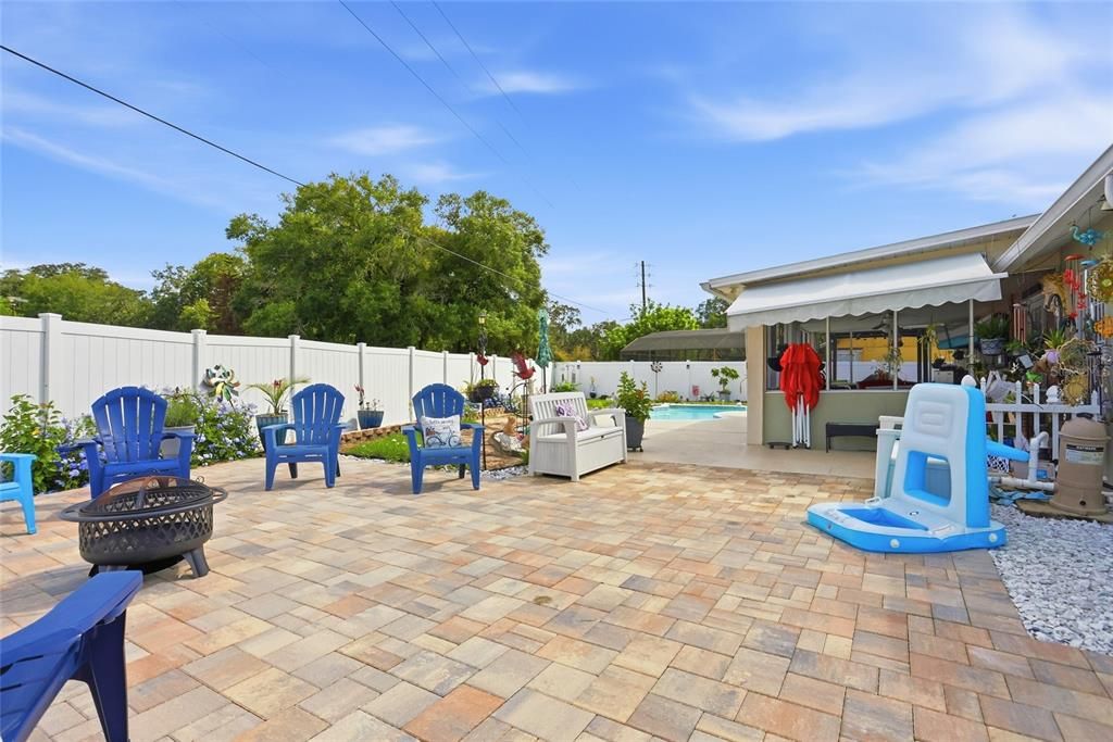 For Sale: $350,000 (3 beds, 2 baths, 1360 Square Feet)
