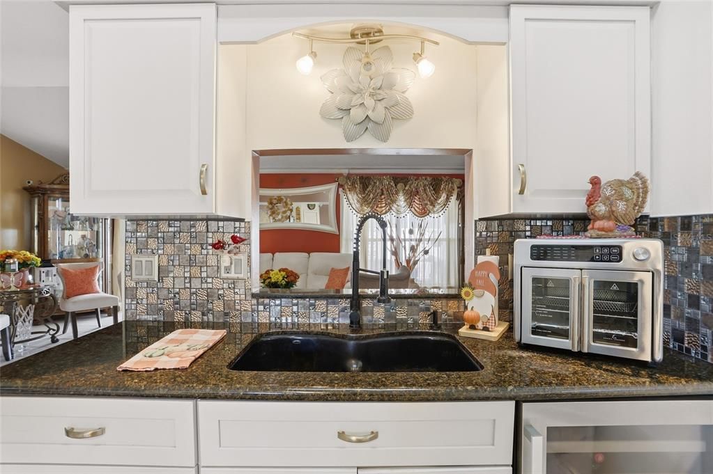 For Sale: $350,000 (3 beds, 2 baths, 1360 Square Feet)